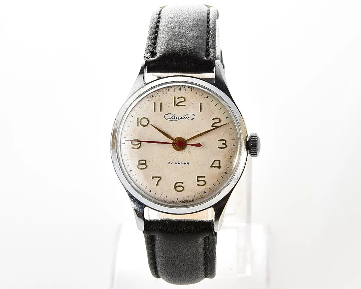Soviet Volna vintage mechanical watch with precision movement from the 1950s