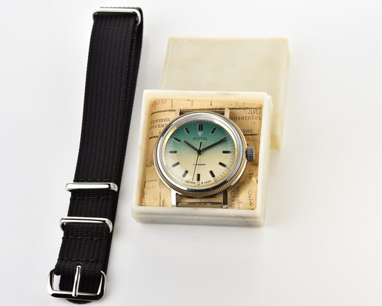 TIME CAPSULE: Vostok mechanical watch – new old stock(NOS)!