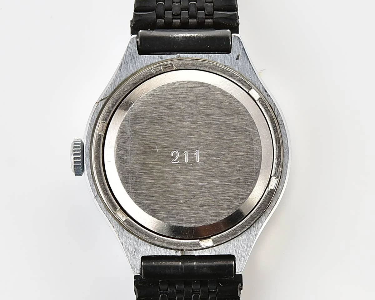 TIME CAPSULE: Zaria wristwatch for ladies with quartz movement – New Old Stock (NOS)!