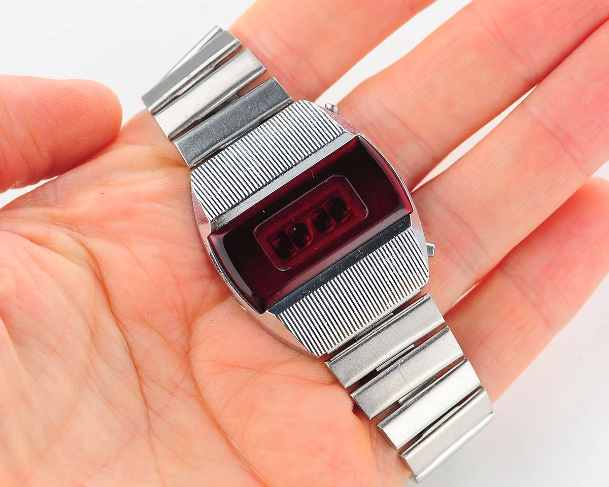 First Red LED Digital Vintage USSR Wrist Watch Electronika E-1 Pulsar!