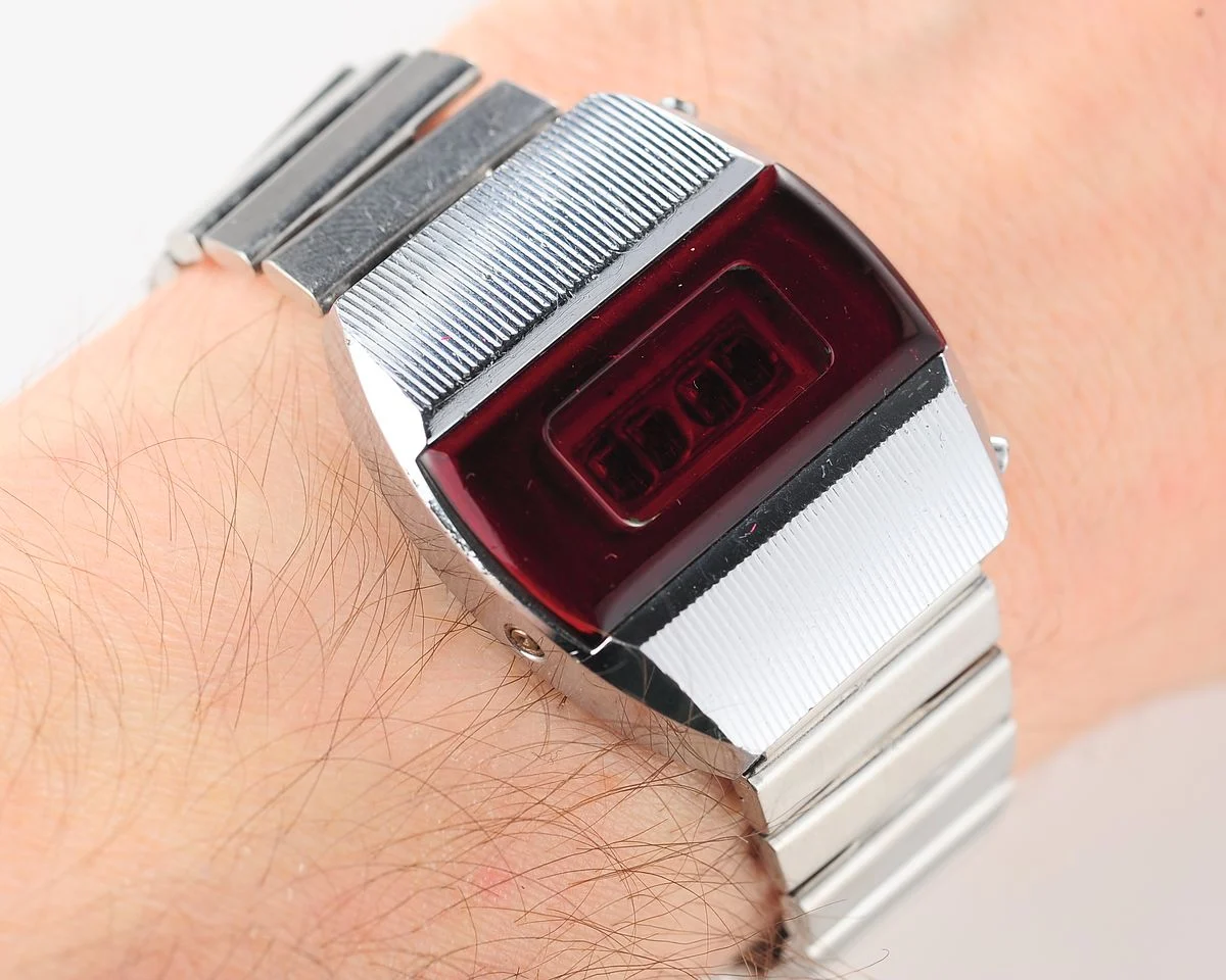 First Red LED Digital Vintage USSR Wrist Watch Electronika E-1 Pulsar!