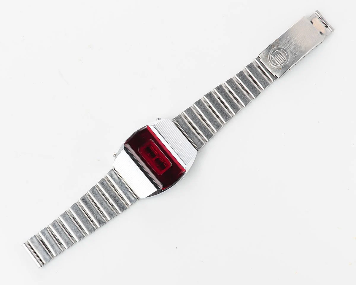 First Red LED Digital Vintage USSR Wrist Watch Electronika E-1 Pulsar!