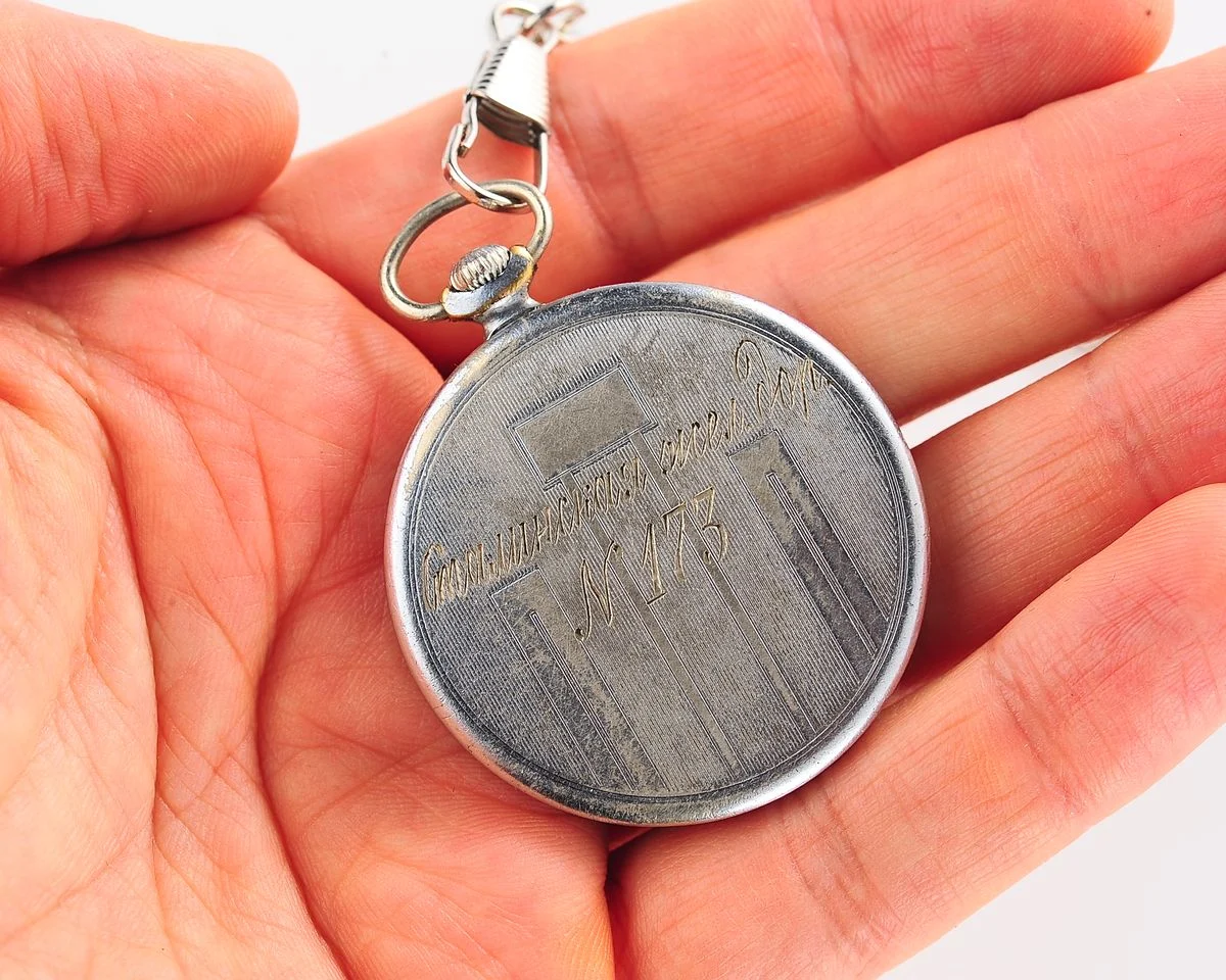 Excellent Molnija open face vintage Soviet pocket watch, 2nd quarter of 1951, Stalin's railway!