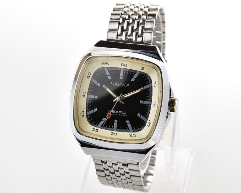Soviet CHAIKA automatic quartz wristwatch