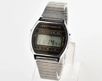 Digital vintage USSR wristwatch Elektronika 53 with stainless steel bracelet