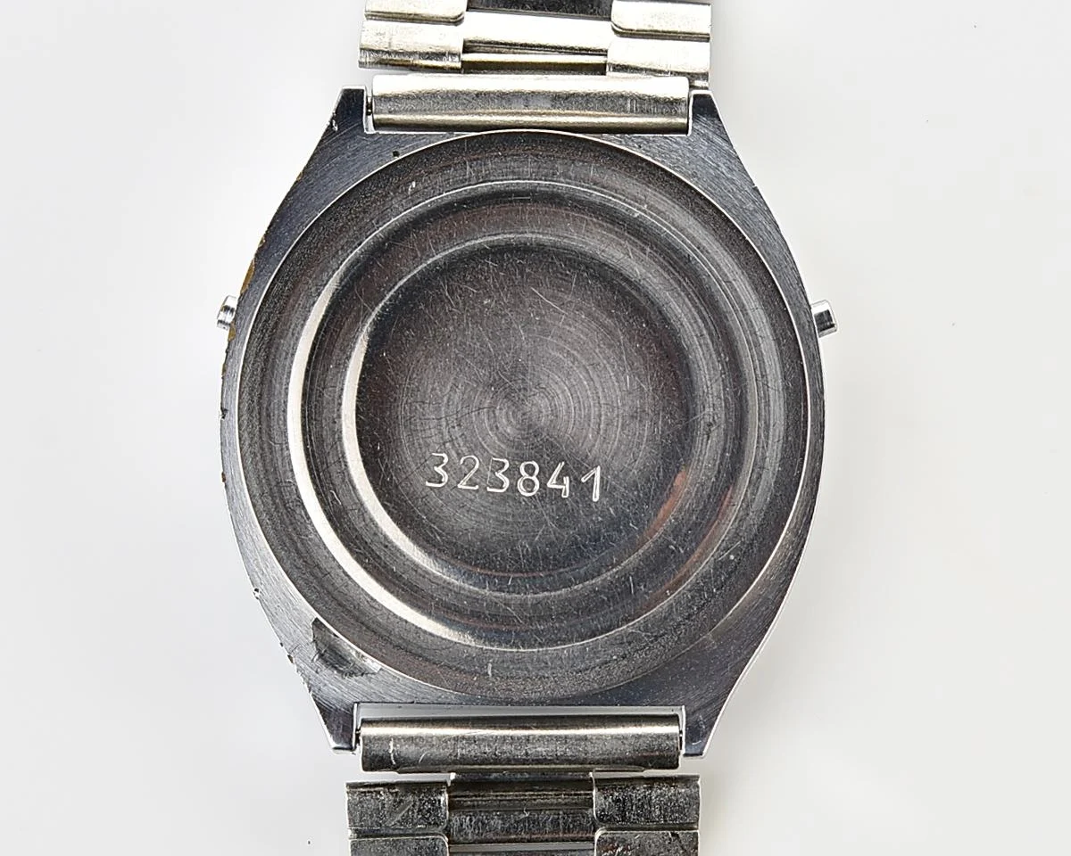 Digital vintage USSR wristwatch Elektronika 53 with stainless steel bracelet