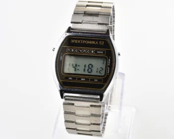 Digital vintage USSR wristwatch Elektronika 53 with stainless steel bracelet