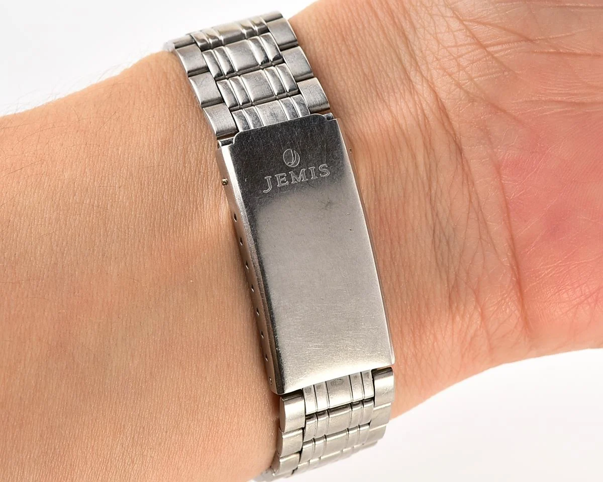 Vintage USSR digital wristwatch Electronika 5 with steel bracelet