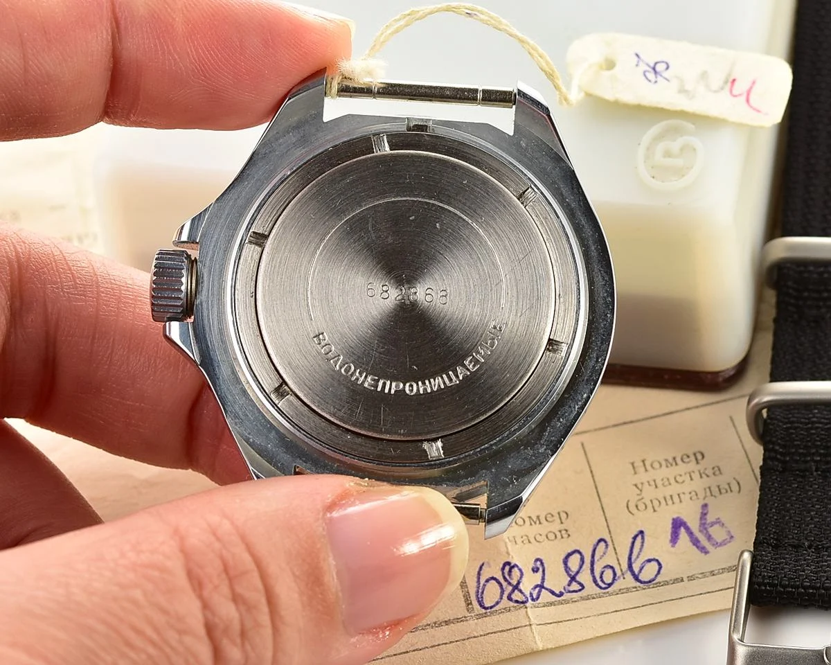 Excellent Vostok Komandirskie - Tank mechanical watch with box and passport!