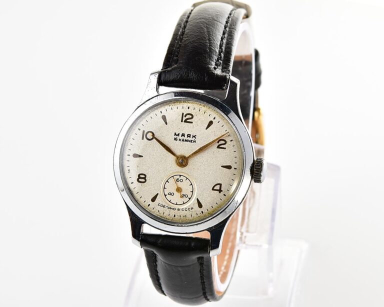 Excellent vintage soviet MAYAK mechanical watch, 1st Moscow Watch Factory