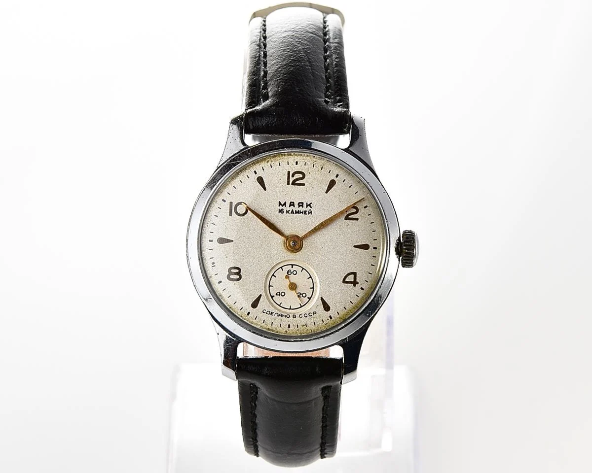 Excellent vintage Soviet Mayak mechanical watch, 1st Moscow Watch Factory