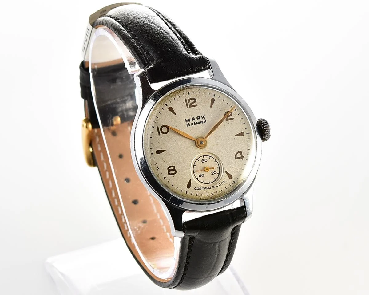 Excellent vintage Soviet Mayak mechanical watch, 1st Moscow Watch Factory