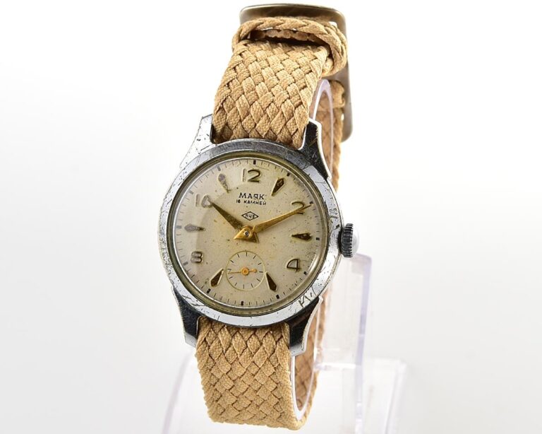 Vintage soviet MAYAK mechanical watch