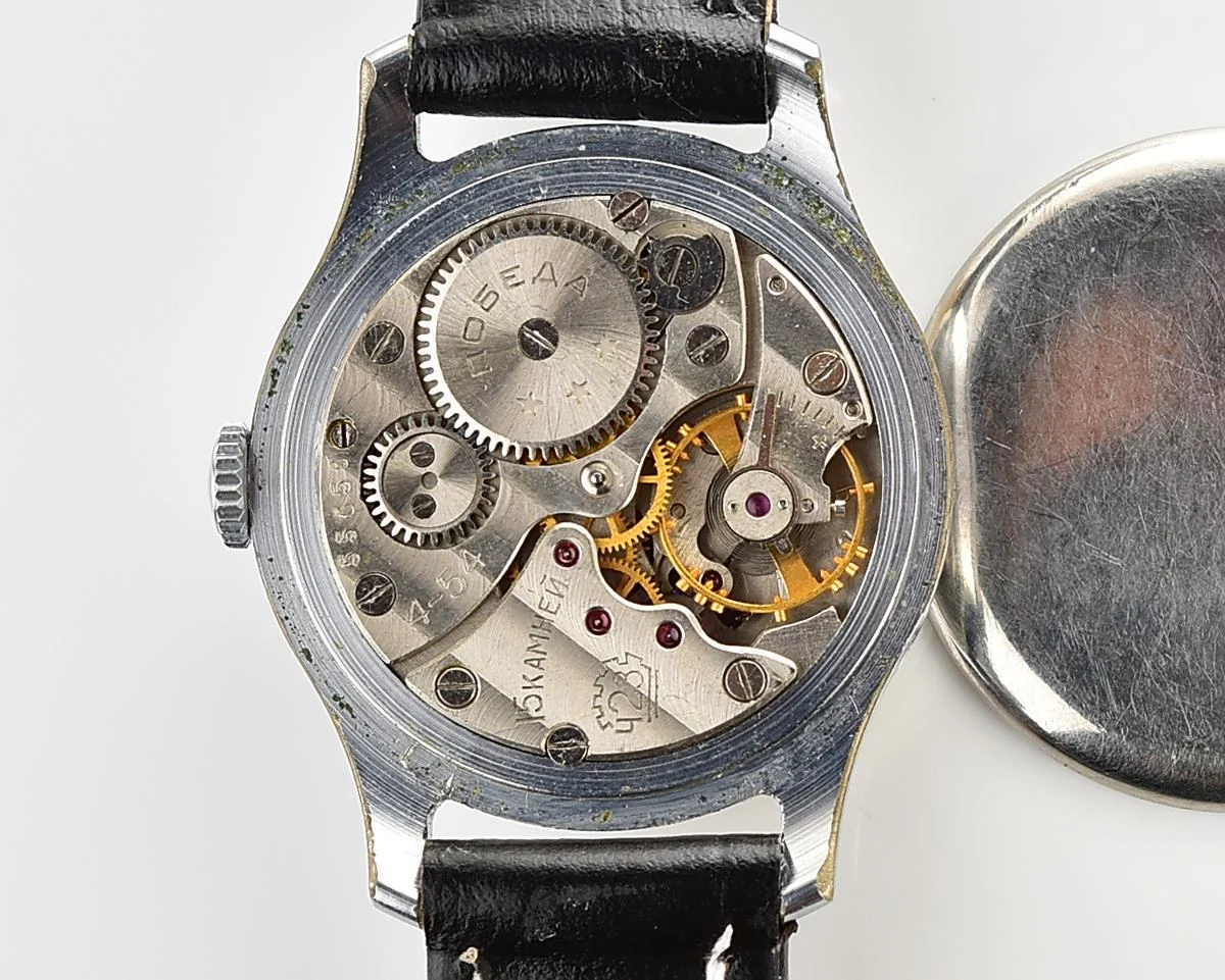 Vintage Soviet mechanical Pobeda watch, 2MChZ from the 4th quarter 1954!