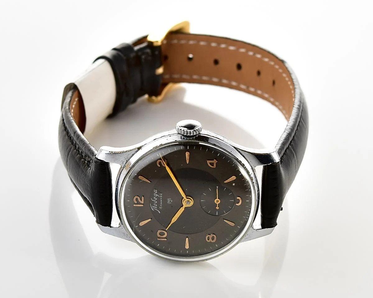 Vintage Soviet mechanical Pobeda watch, 2MChZ from the 4th quarter 1954!