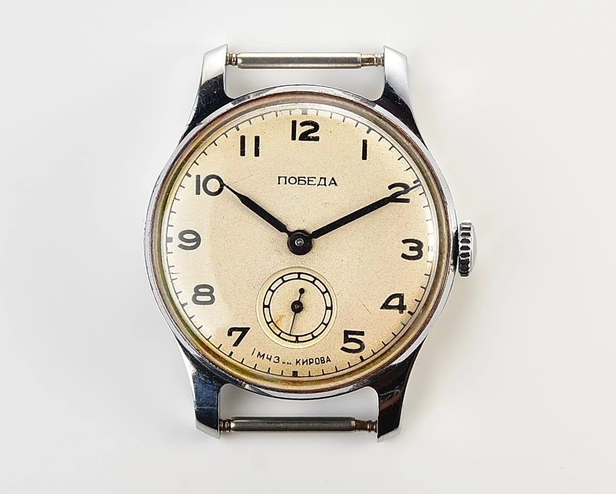 Excellent vintage Soviet mechanical Pobeda watch, 1MChZ from 1953, with box