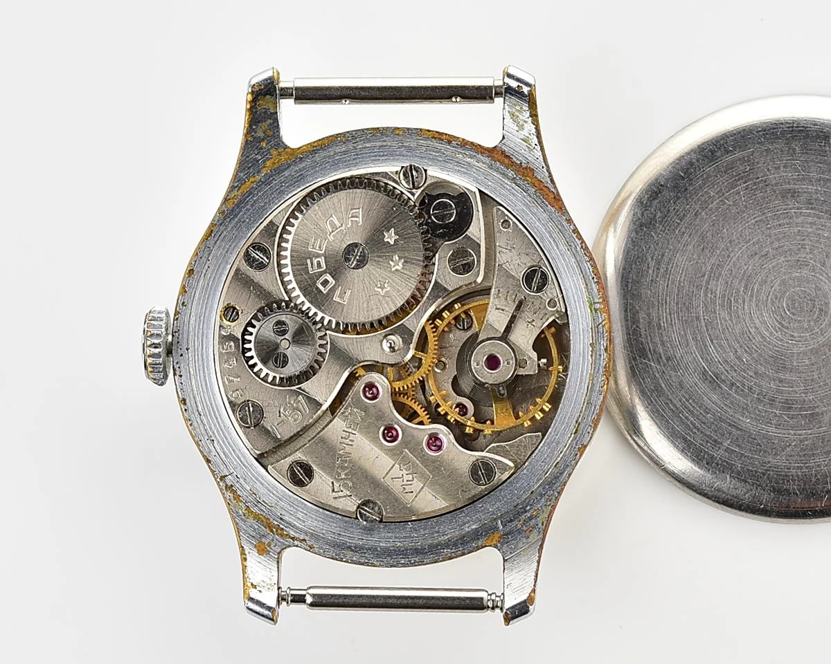 Excellent vintage Soviet mechanical Pobeda watch, 1MChZ from 1957, with box