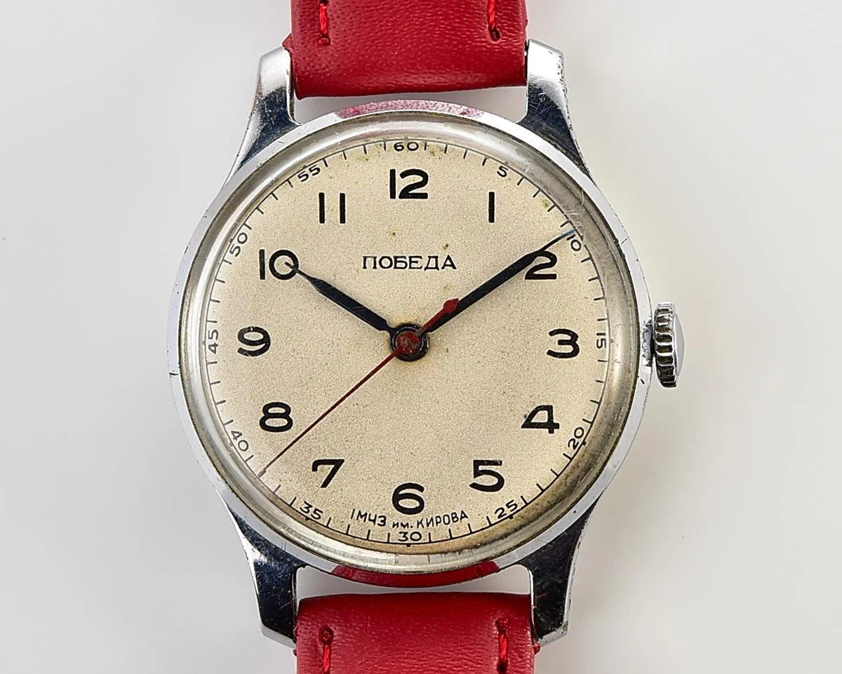 Vintage Soviet Pobeda watch with central second hand, 1MChZ, from the 1950s