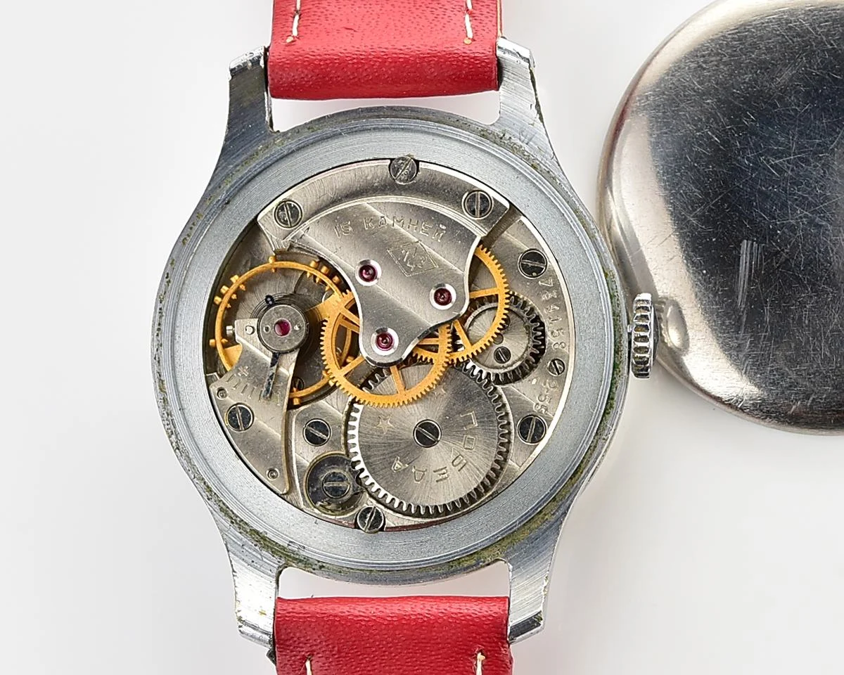 Vintage Soviet Pobeda watch with central second hand, 1MChZ, from the 1950s