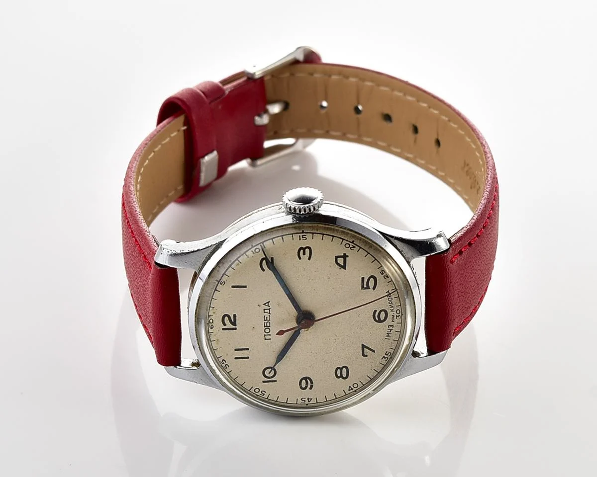 Vintage Soviet Pobeda watch with central second hand, 1MChZ, from the 1950s