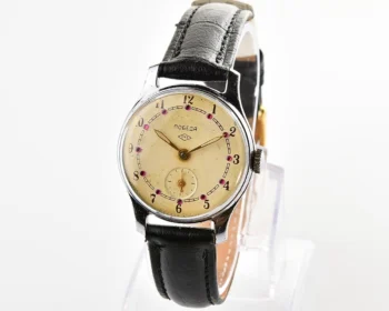 Vintage Soviet mechanical Pobeda wrist watch, with ruby jewels on the dial!