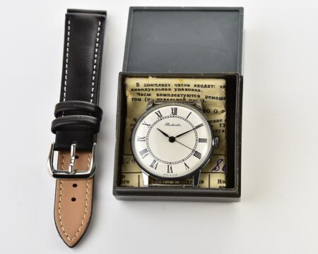 TIME CAPSULE: Vintage soviet Raketa watch, NEW old stock(NOS)!