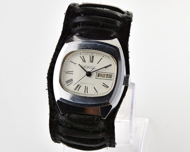 RAKETA vintage mechanical wrist watch with double calendar