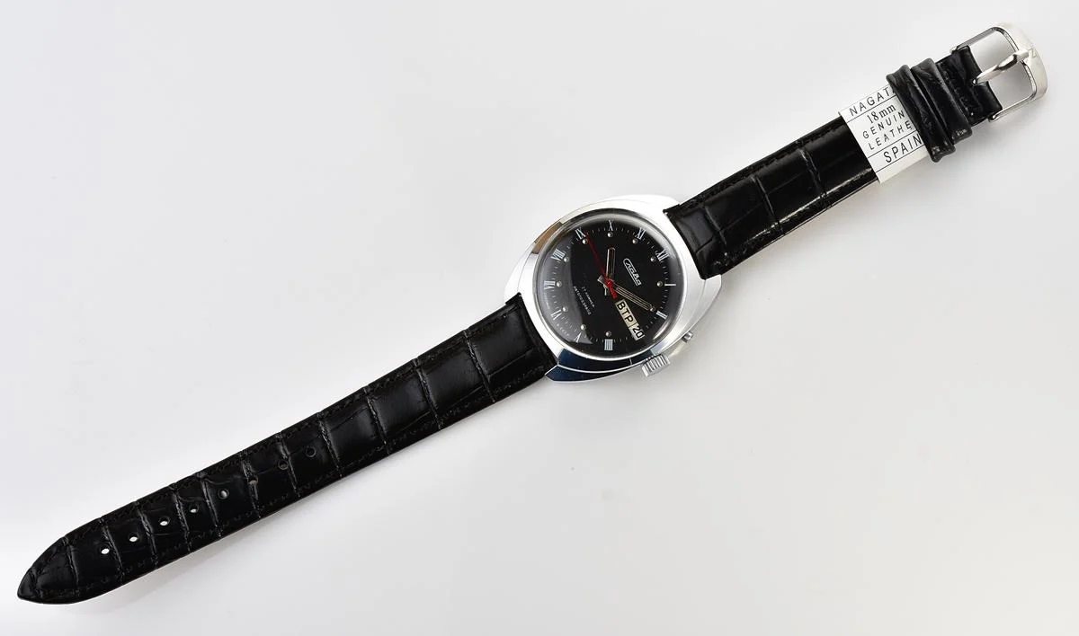 Excellent Slava Soviet mechanical vintage watch with automatic self-winding movement