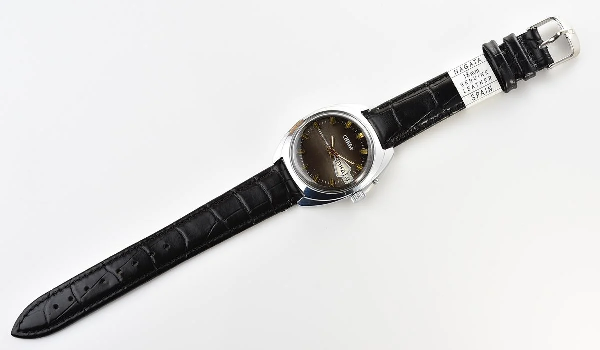 Excellent Slava Soviet mechanical vintage watch with day/date calendar