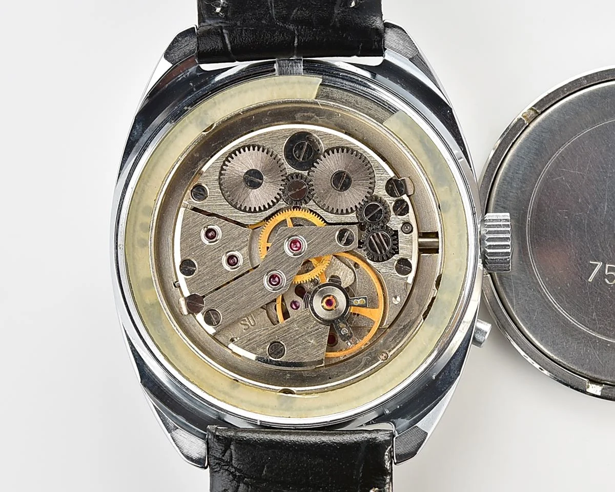Excellent Slava Soviet mechanical vintage watch with day/date calendar