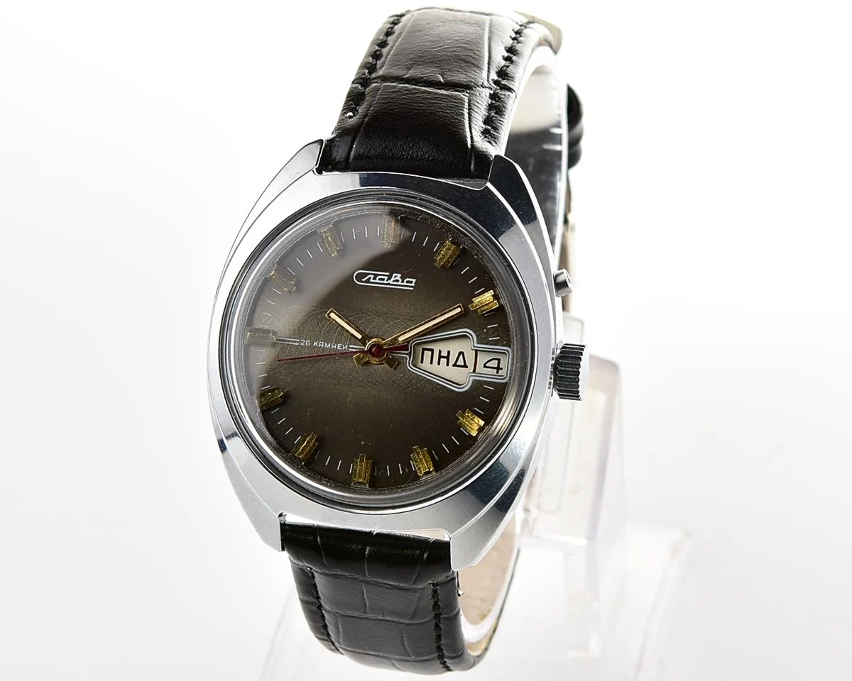 Excellent Slava Soviet mechanical vintage watch with day/date calendar