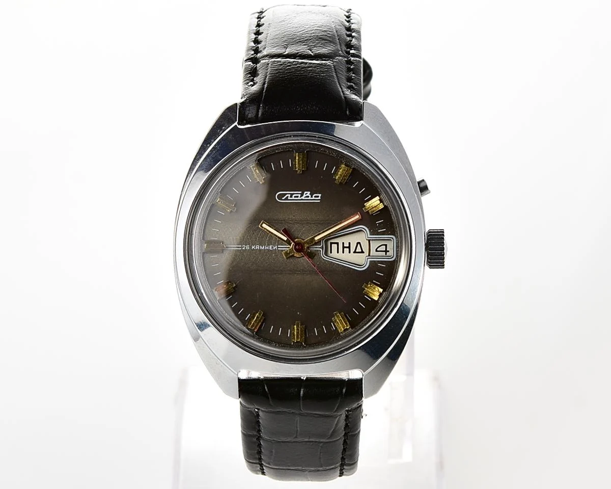 Excellent Slava Soviet mechanical vintage watch with day/date calendar