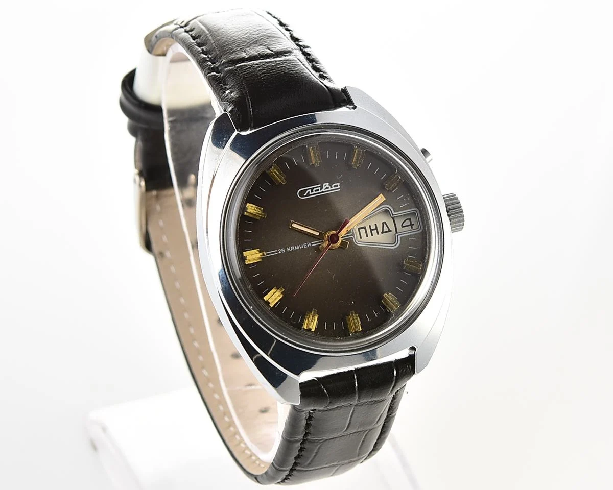 Excellent Slava Soviet mechanical vintage watch with day/date calendar