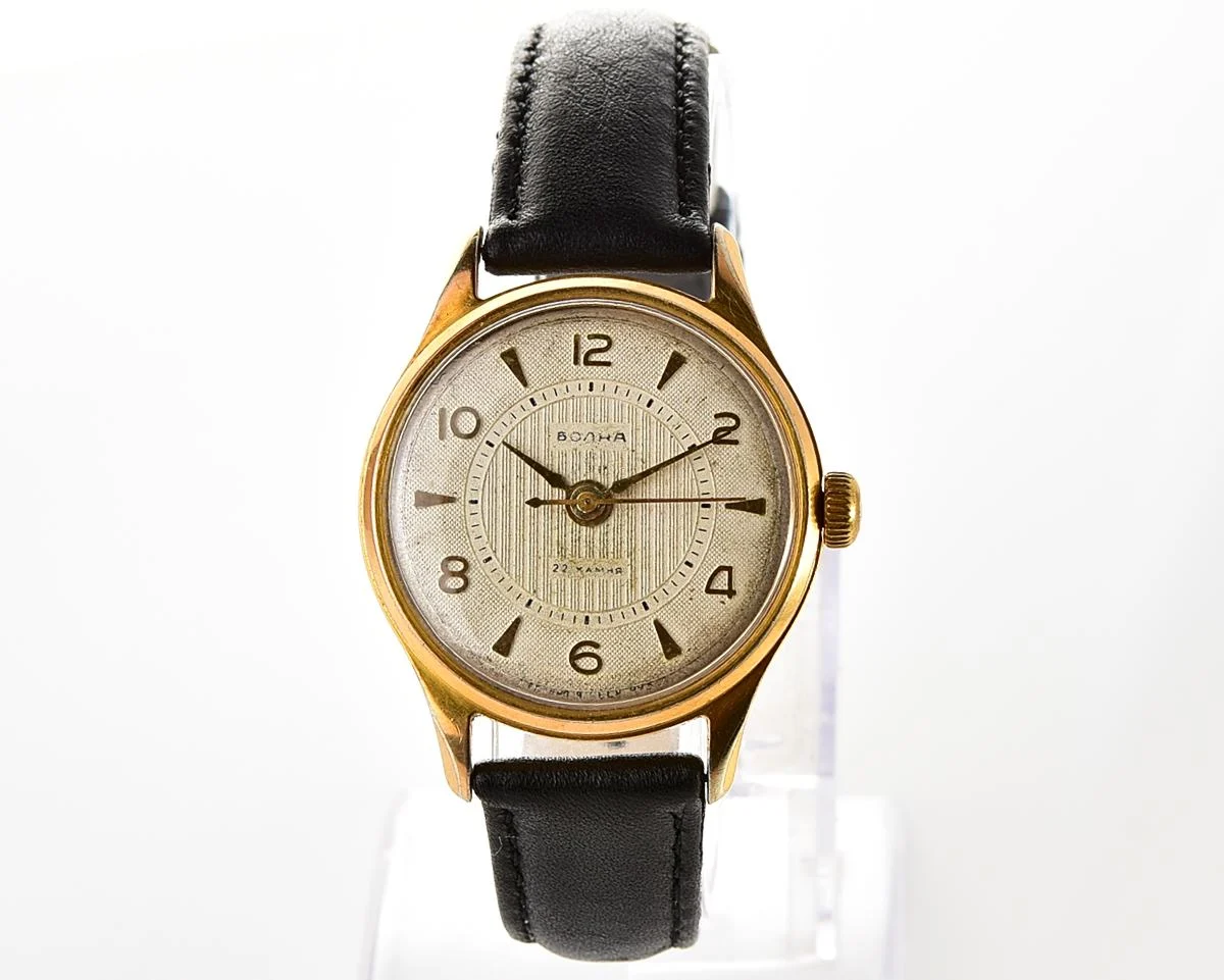 Soviet gold-plated Volna 22 jewels vintage mechanical watch