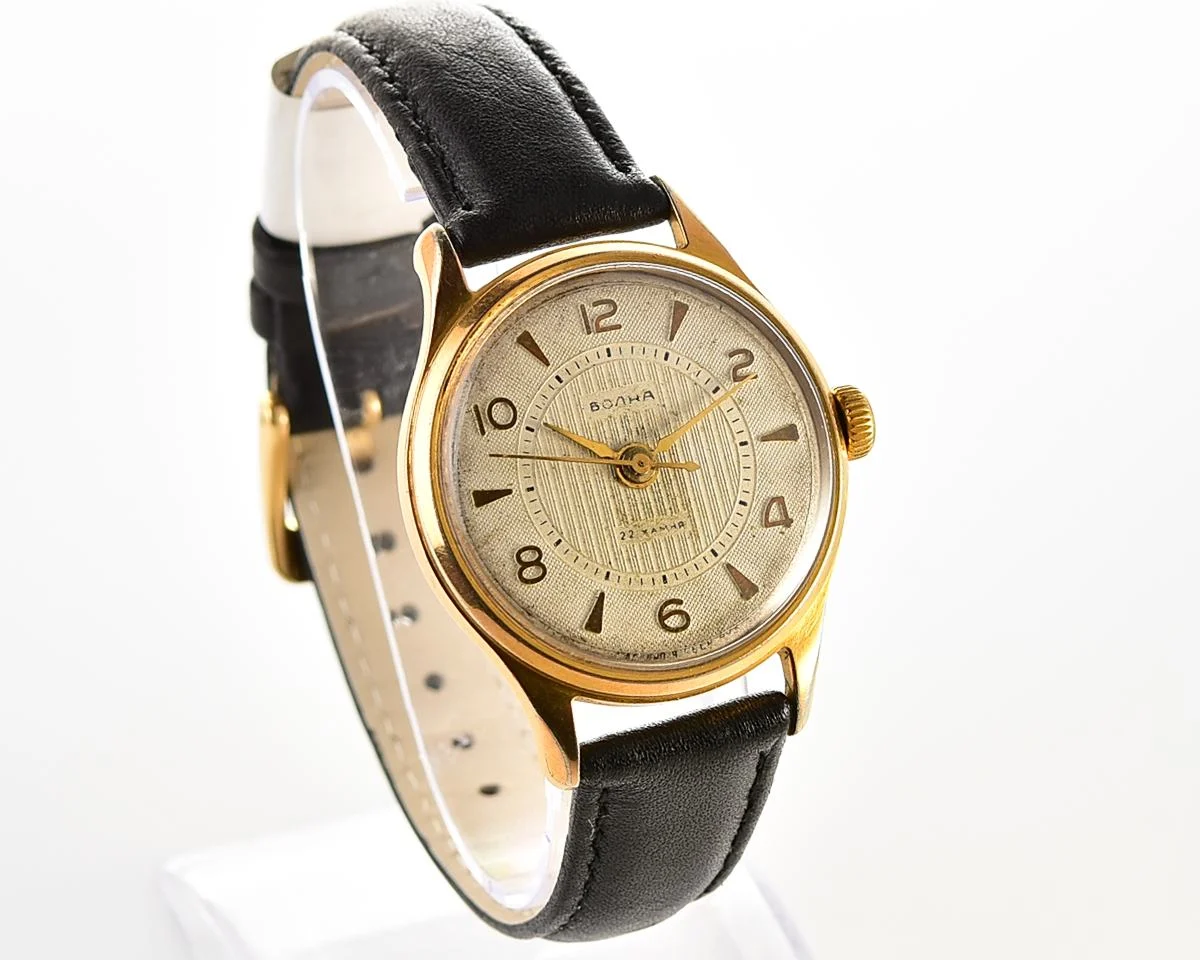 Soviet gold-plated Volna 22 jewels vintage mechanical watch
