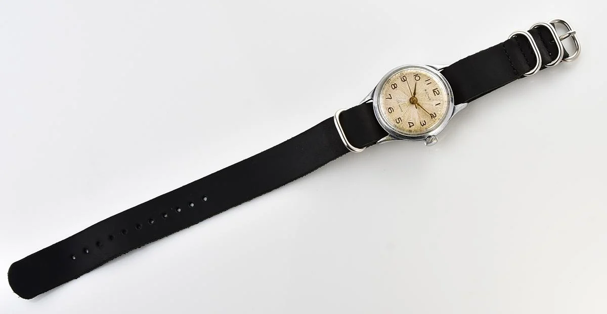 Soviet Volna 22 jewels vintage mechanical watch - 2nd quarter of 1960!