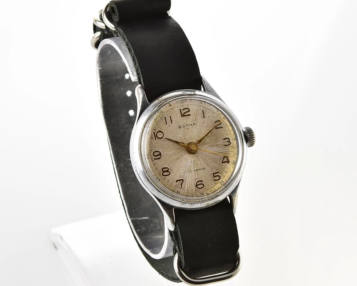 Soviet Volna 22 jewels vintage mechanical watch - 2nd quarter of 1960!