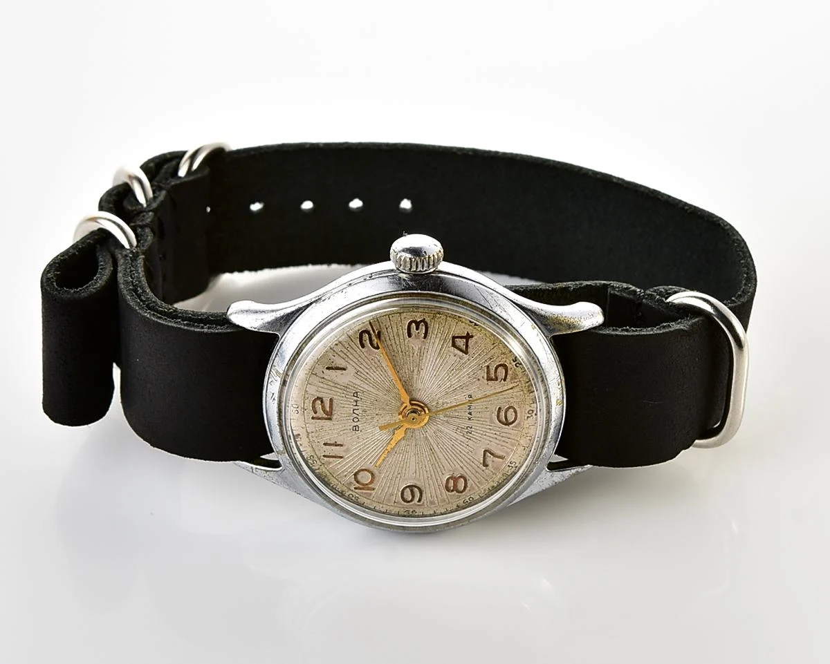Soviet Volna 22 jewels vintage mechanical watch - 2nd quarter of 1960!
