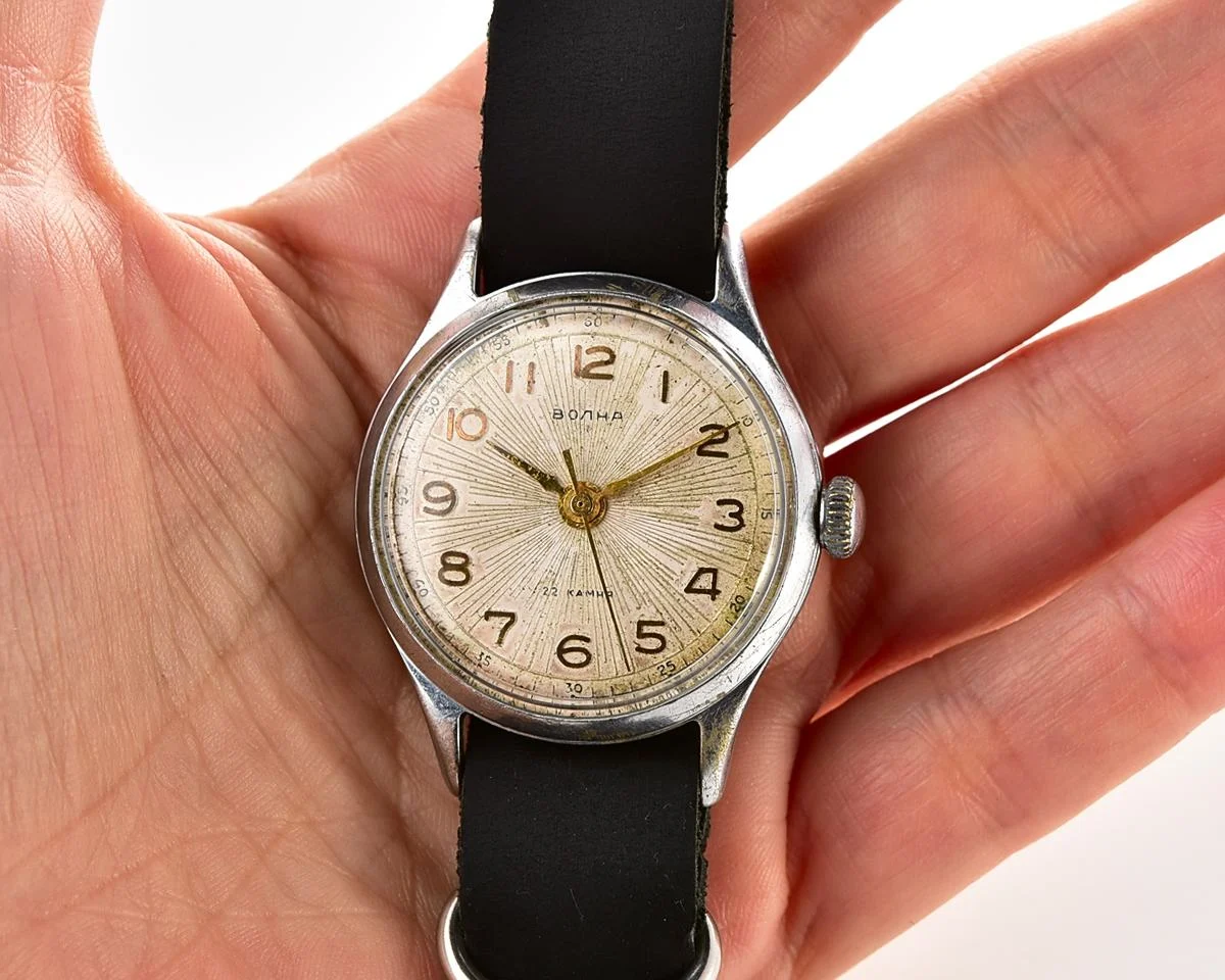 Soviet Volna 22 jewels vintage mechanical watch - 2nd quarter of 1960!