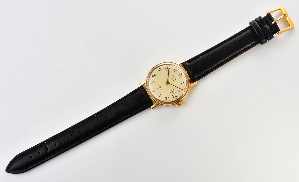 Excellent vintage Soviet Wostok (Vostok) mechanical gold-plated wrist watch