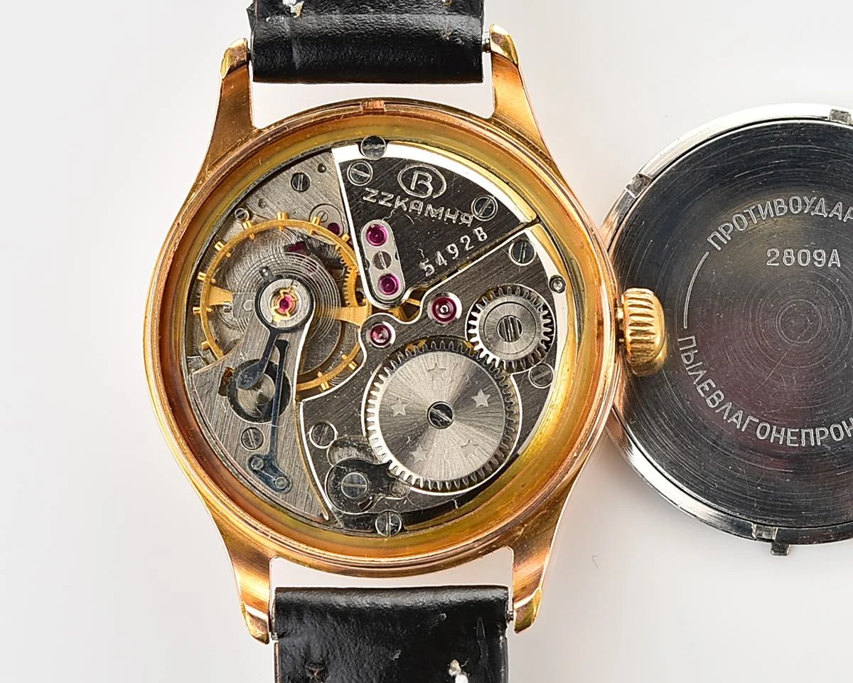 Excellent Soviet Wostok (Vostok) gold-plated mechanical wrist watch with 22 jewels precision movement