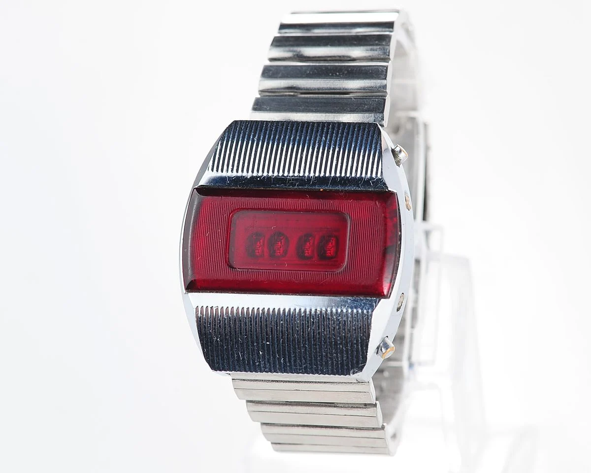 First Red LED Digital Vintage USSR Wristwatch Electronika E-1 Pulsar!