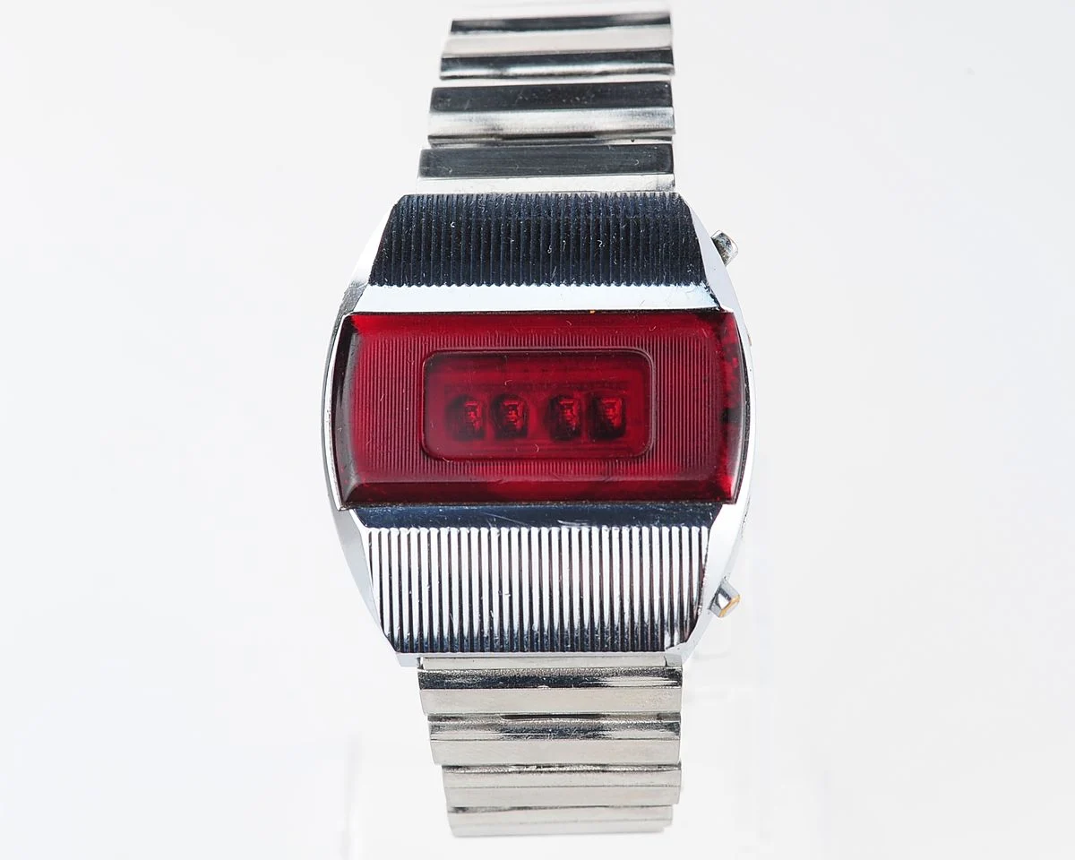 First Red LED Digital Vintage USSR Wristwatch Electronika E-1 Pulsar!