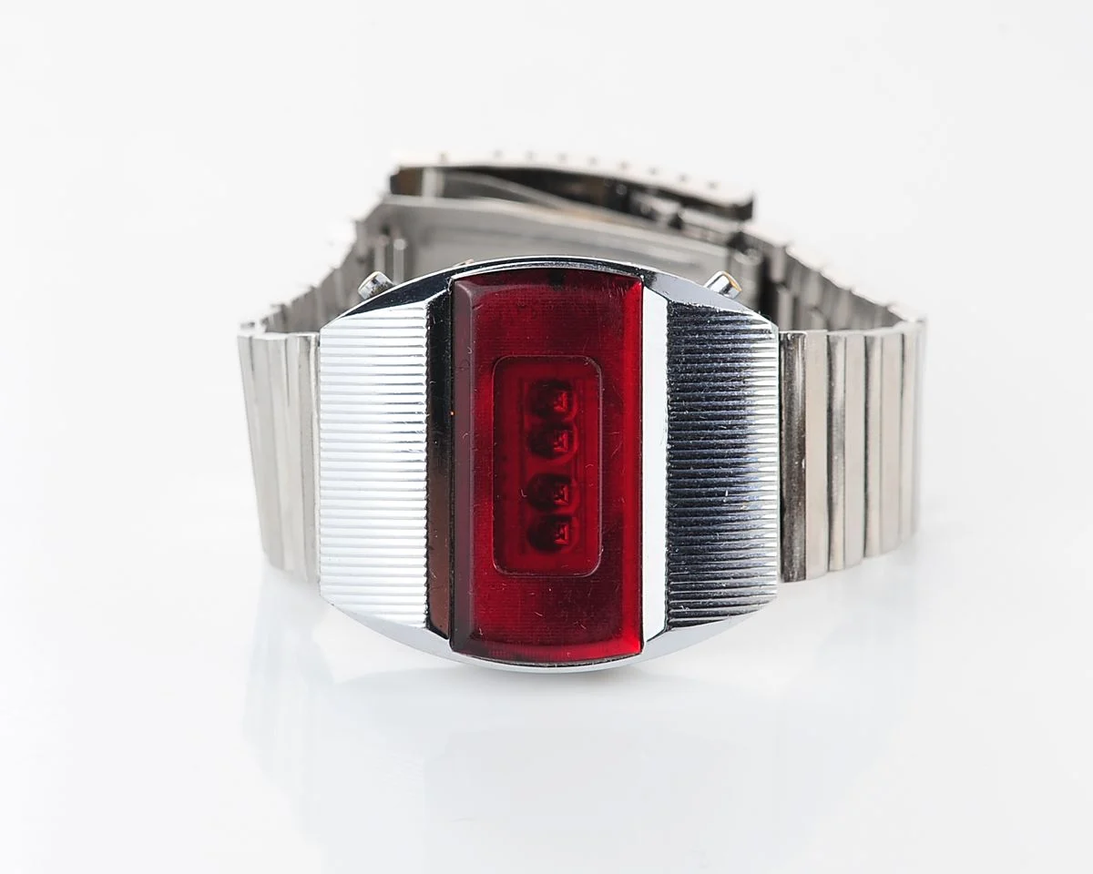 First Red LED Digital Vintage USSR Wristwatch Electronika E-1 Pulsar!