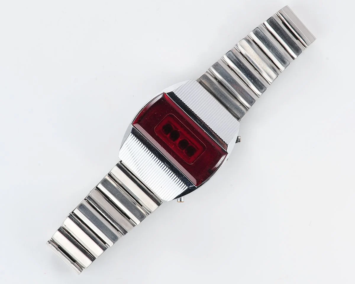 First Red LED Digital Vintage USSR Wristwatch Electronika E-1 Pulsar!