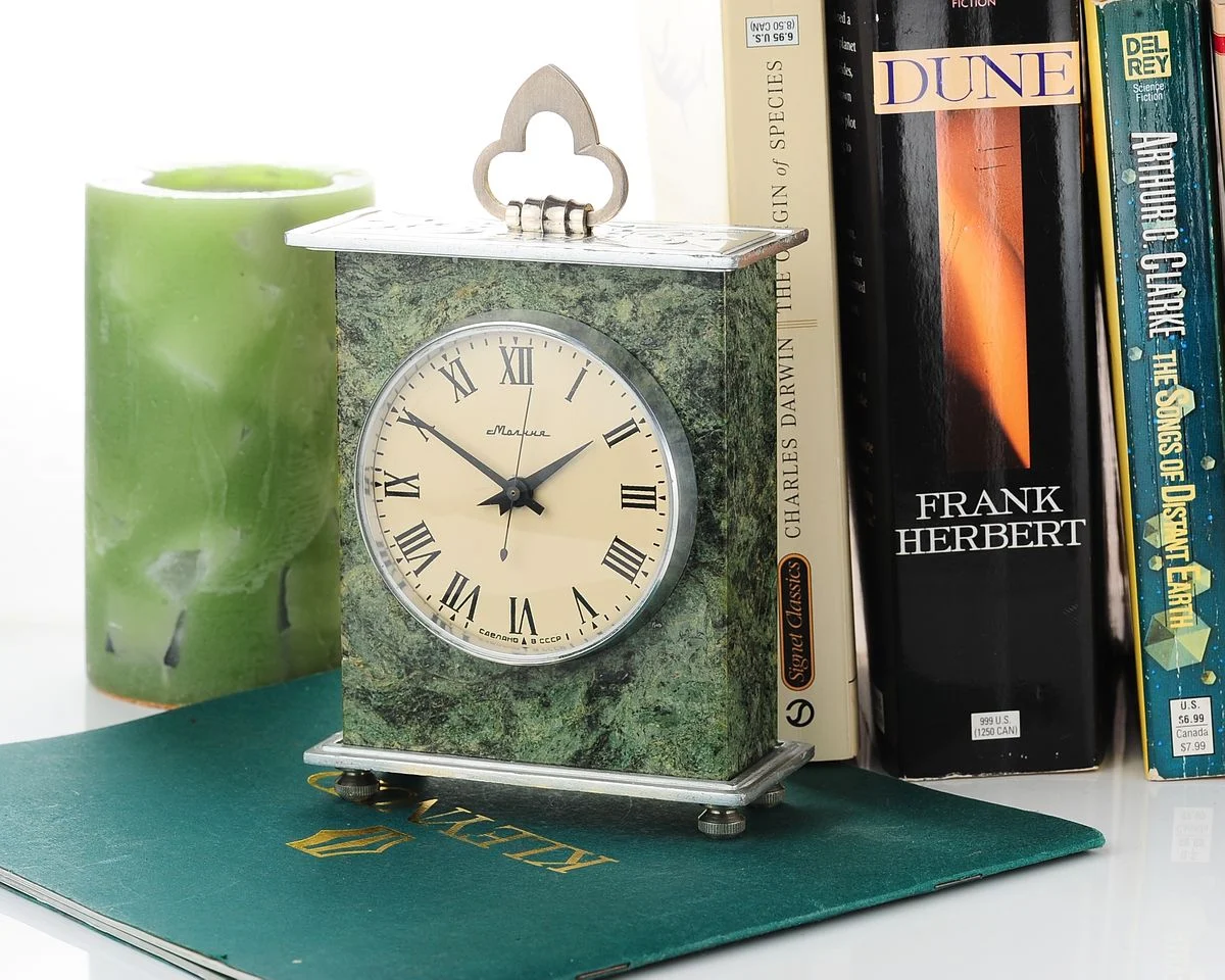 Vintage Molnija grey marble mechanical table clock with 12 days power reserve!