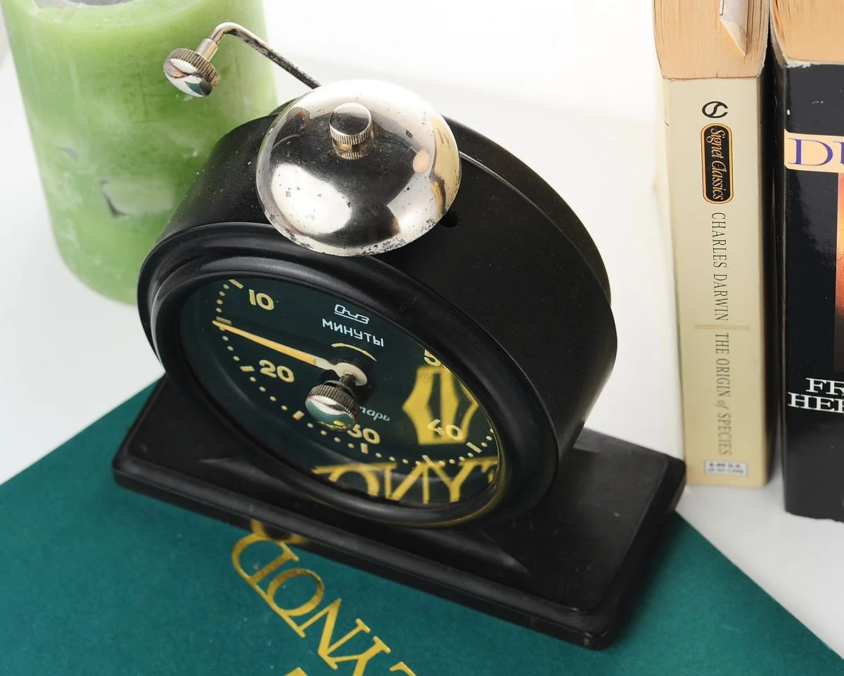 Yantar' vintage Soviet mechanical timer - Pomodoro productivity tool from the 1960s!