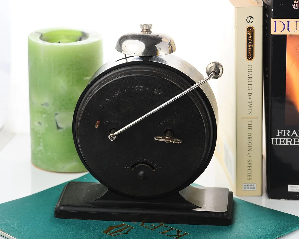 Yantar' vintage Soviet mechanical timer - Pomodoro productivity tool from the 1960s!