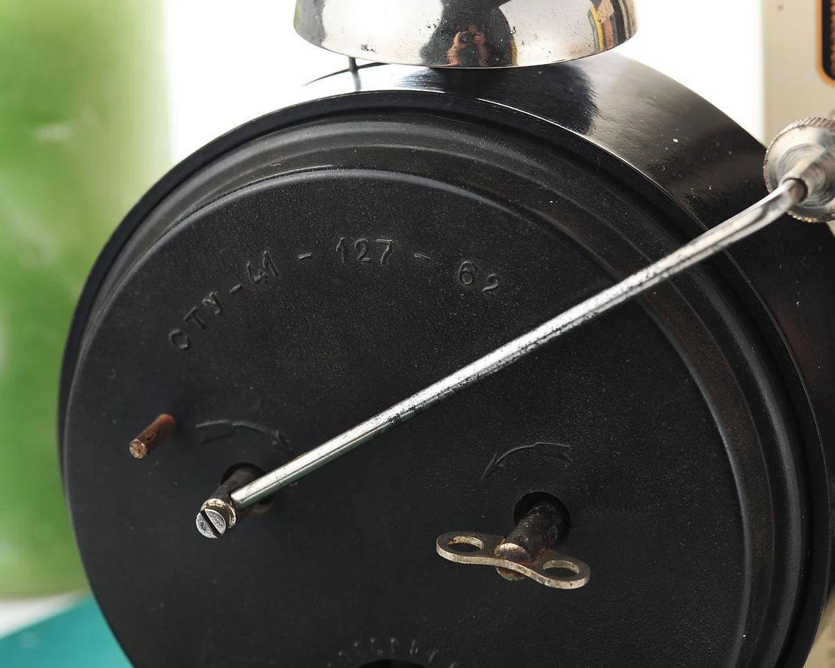 Yantar' vintage Soviet mechanical timer - Pomodoro productivity tool from the 1960s!