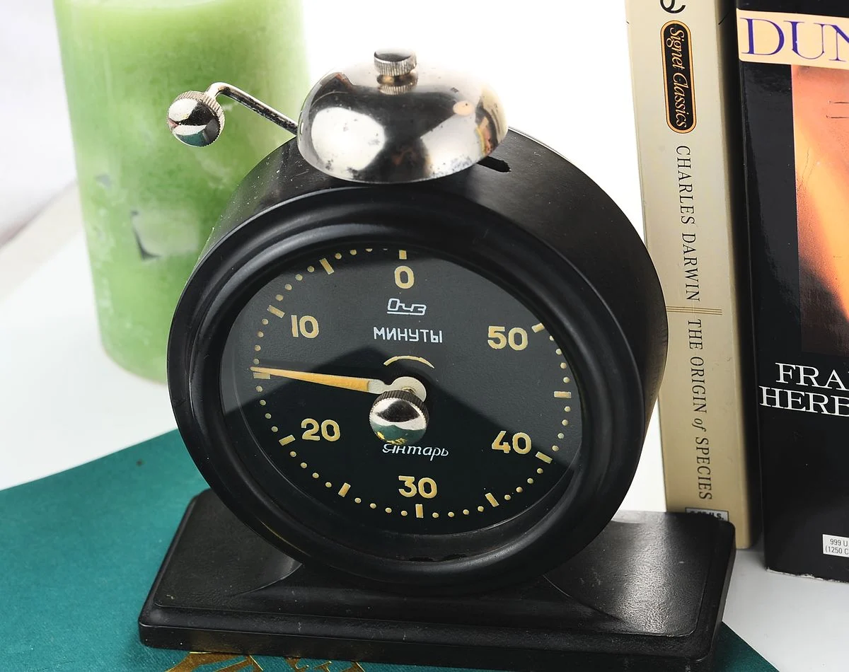 Yantar' vintage Soviet mechanical timer - Pomodoro productivity tool from the 1960s!